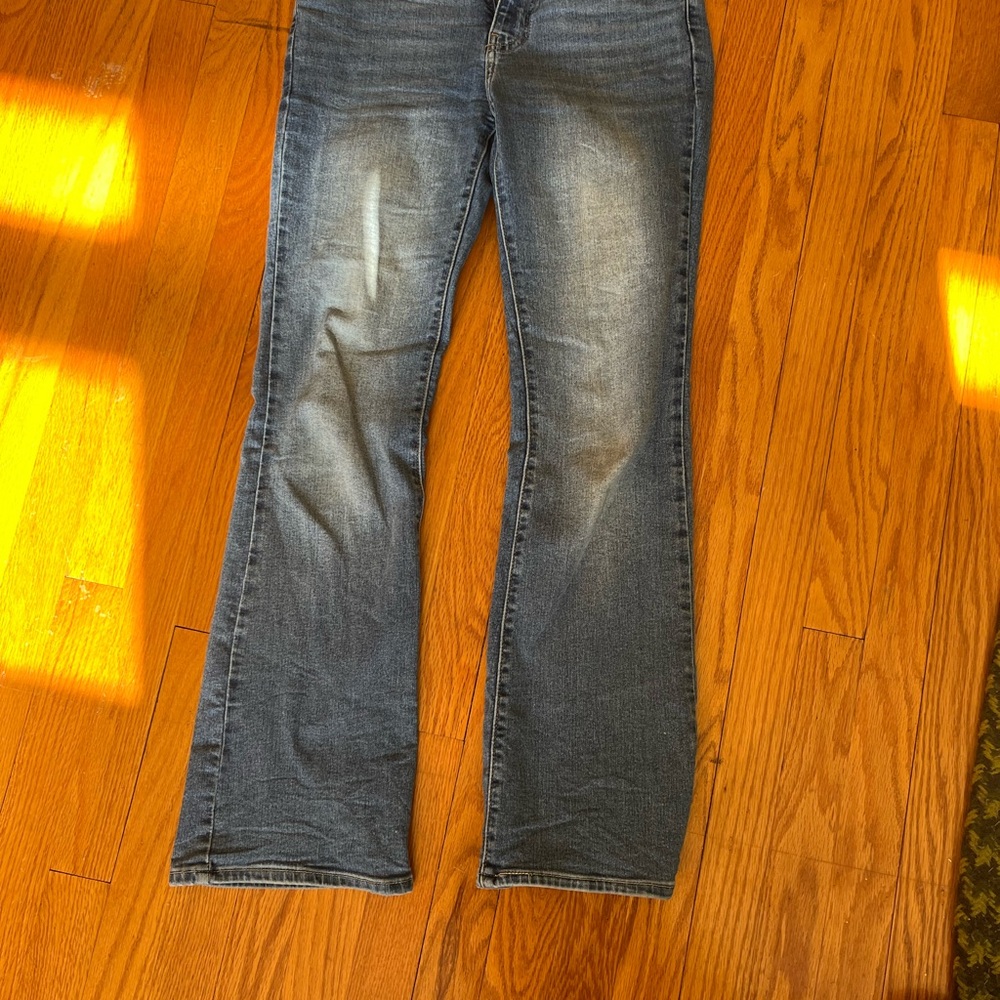 Levi's Women's Boot Cut Jeans in Faded Blue